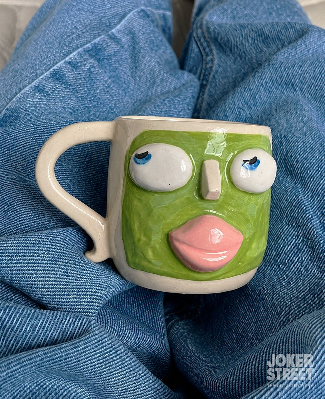 THE SIDE EYE MUG